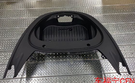 Tesla Model 3 2021 Frunk-Baugruppe 1645350-00-A Schwarze Kunststoffabdeckung