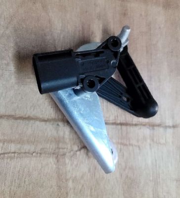 Tesla Model S/X 2012-2021 Luftfederungssensor vorne links 1027941-00-B